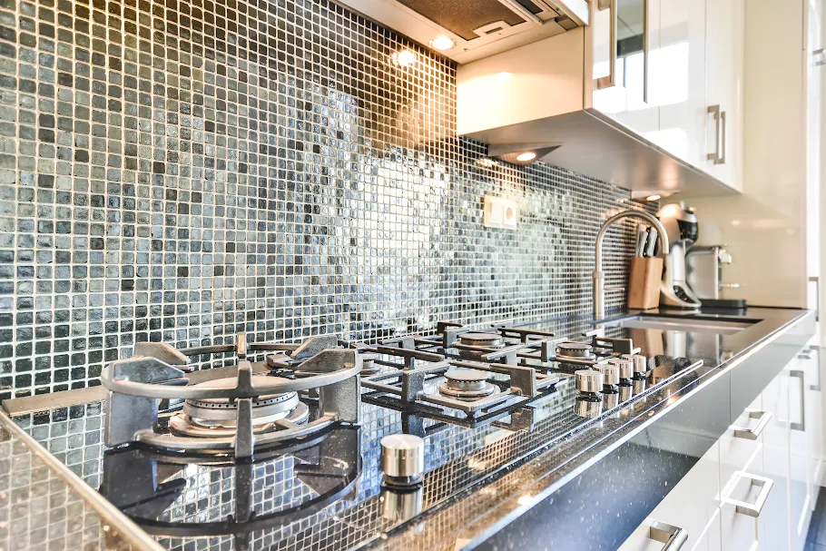 Stylish Backsplash Solutions for Contemporary Interiors